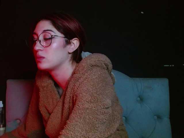Red-moonn live cam on BongaCams