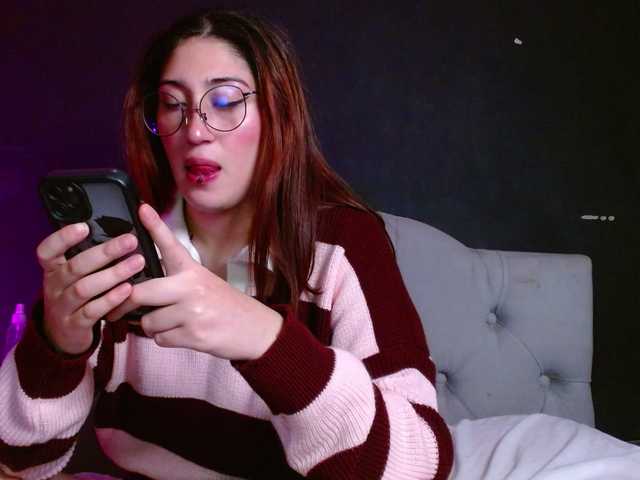 Red-moonn live cam on BongaCams