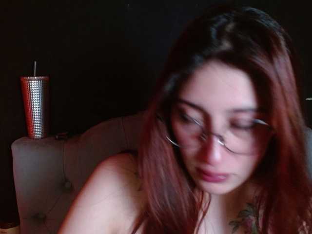 Red-moonn live cam on BongaCams