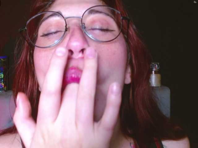 Red-moonn's BongaCams show and profile