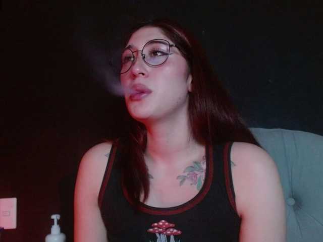 Red-moonn live cam on BongaCams