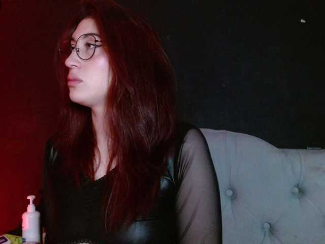 Red-moonn Live Cam on BongaCams