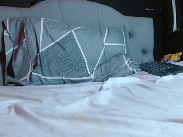 Red-moonn live cam on BongaCams