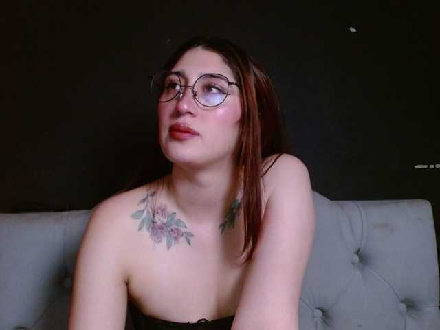 Red-moonn live cam on BongaCams