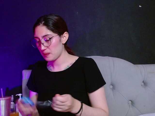 Red-moonn live cam on BongaCams
