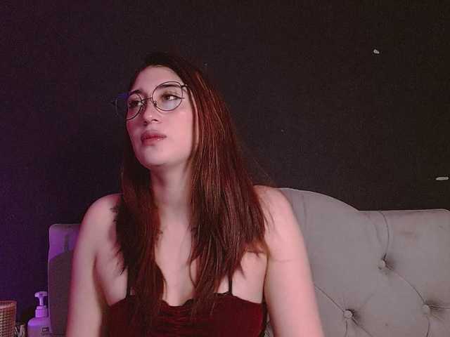 Red-moonn live cam on BongaCams