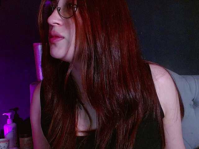 Red-moonn live cam on BongaCams
