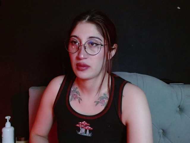 Red-moonn live cam on BongaCams