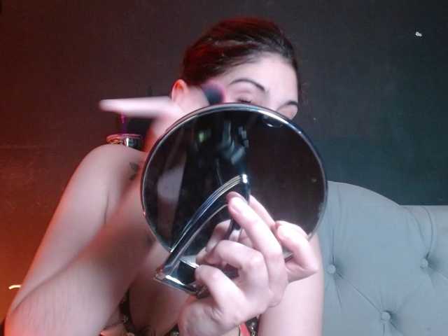 Red-moonn live cam on BongaCams