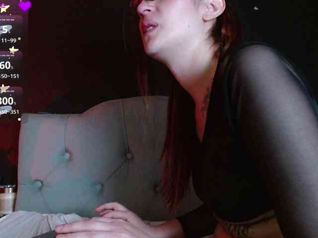 Red-moonn webcam