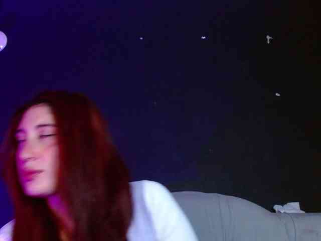 Red-moonn webcam