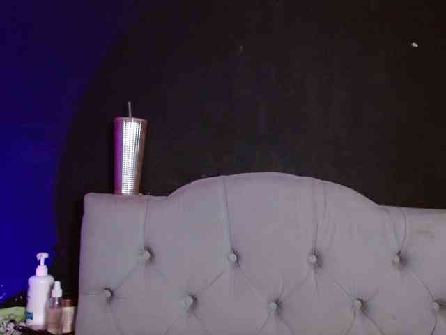 Red-moonn webcam
