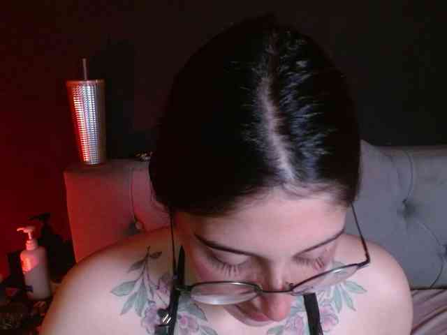 Red-moonn webcam