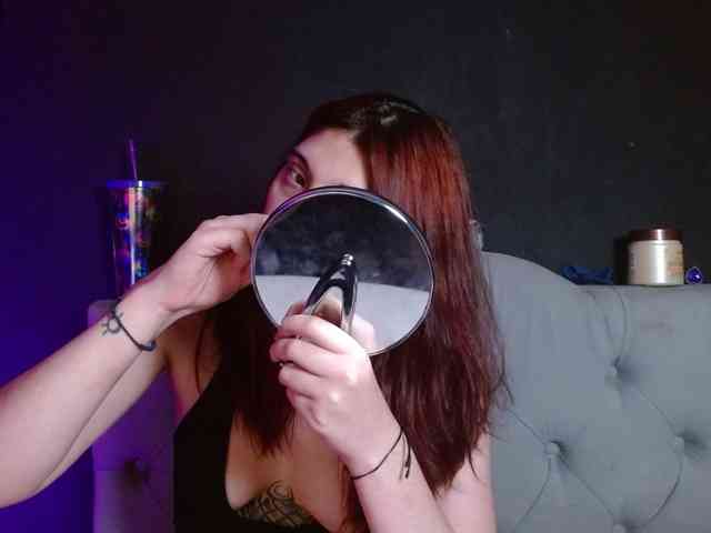 Red-moonn webcam