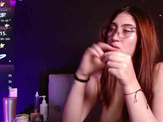 Red-moonn webcam