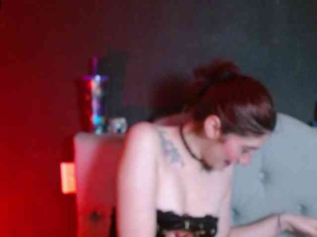 Red-moonn webcam
