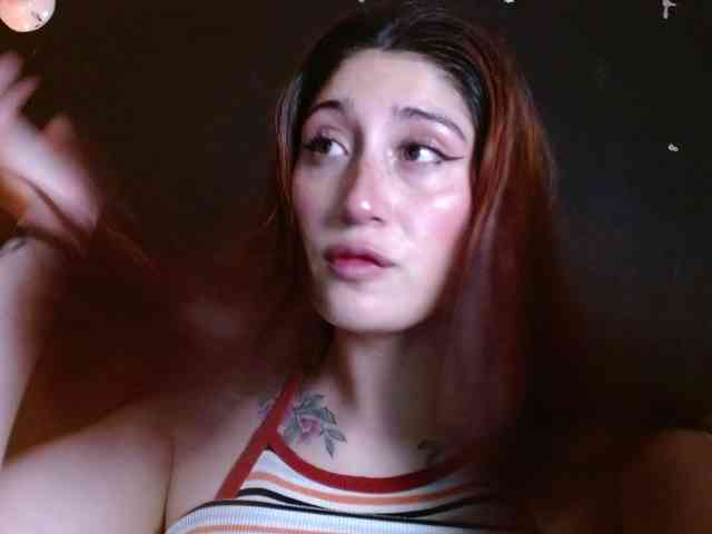Red-moonn webcam