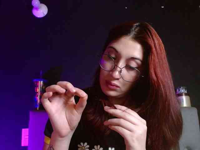 Red-moonn Live Webcam on BongaCams