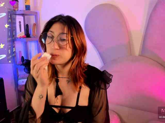 Red-moonn webcam
