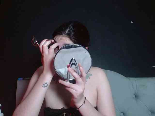 Red-moonn webcam