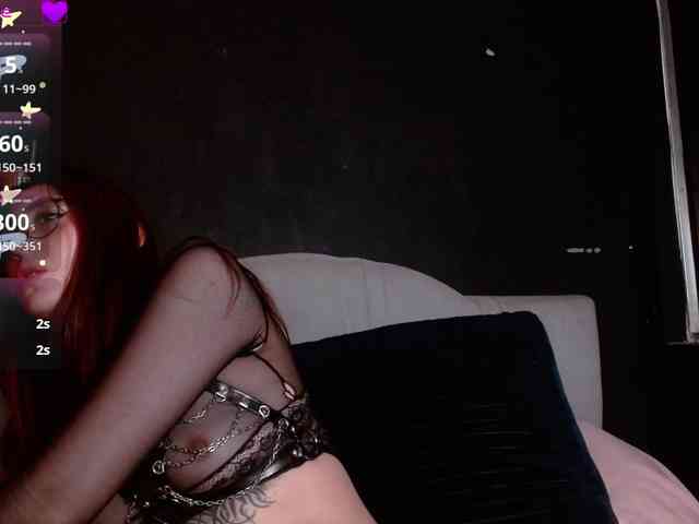 Red-moonn webcam
