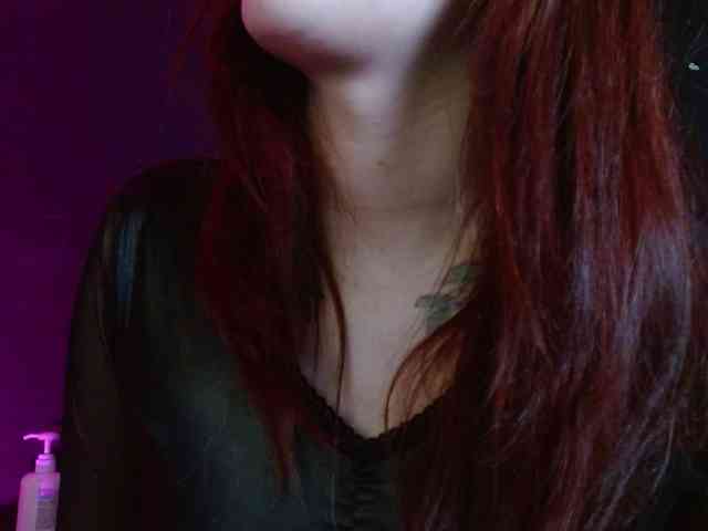 Red-moonn webcam