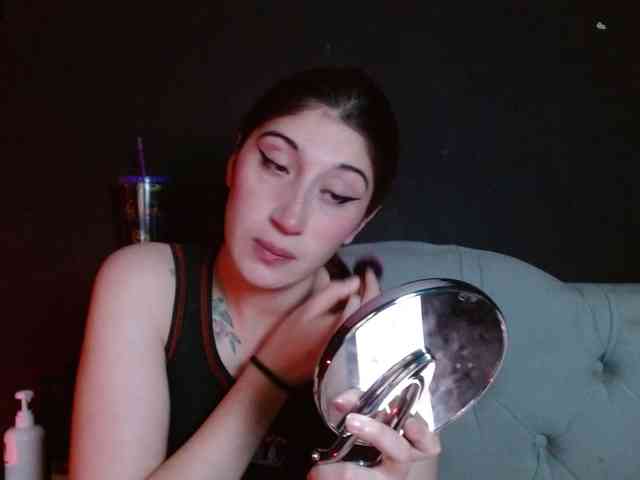 Red-moonn webcam