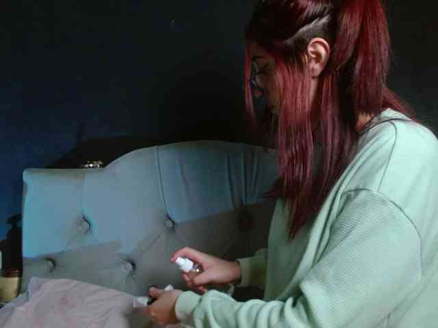 Red-moonn webcam