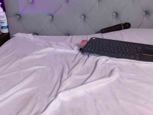Red-moonn webcam