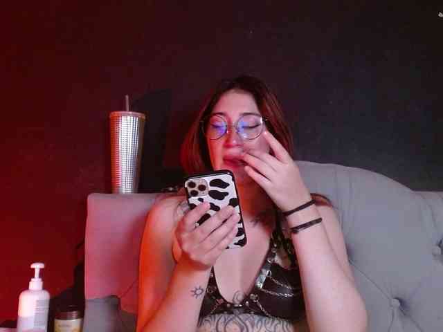 Red-moonn webcam