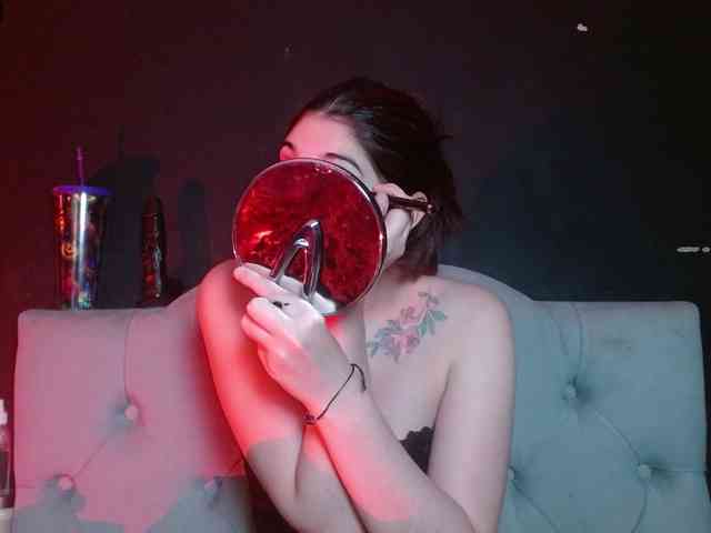 Red-moonn webcam