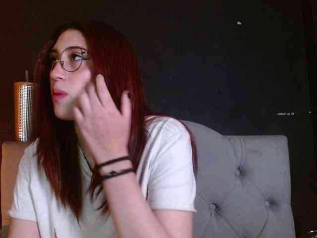 Red-moonn webcam