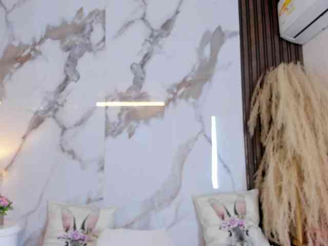 hannahill69 Live Webcam on BongaCams