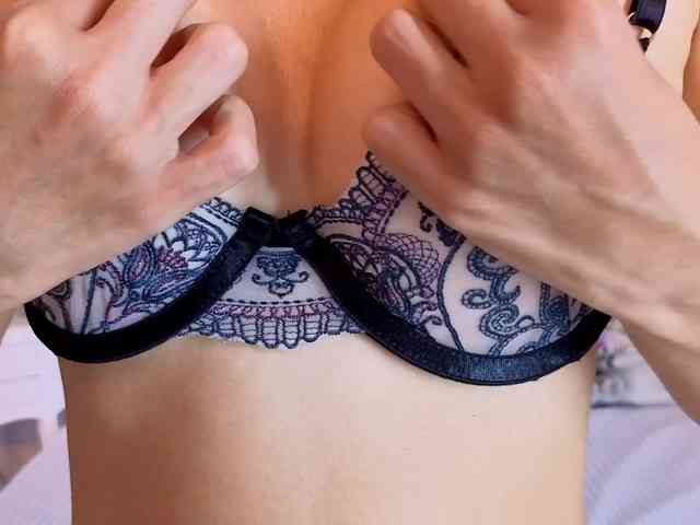 Modelo: hannahill69