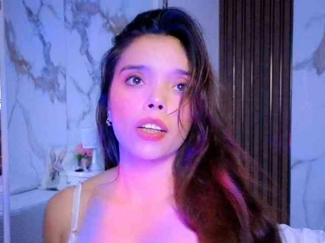 Model: hannahill69
