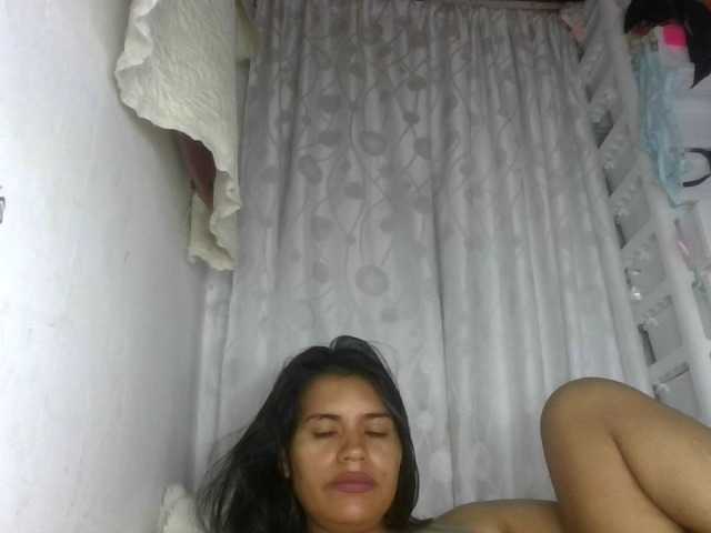 roxanahills live cam on BongaCams