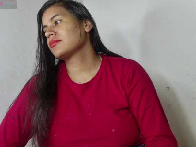 roxanahills live cam on BongaCams
