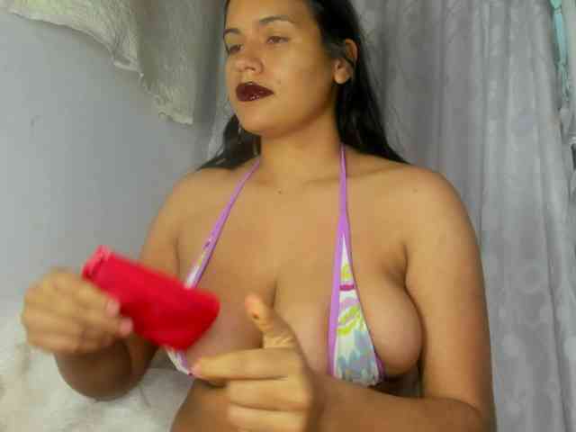 roxanahills_ webcam