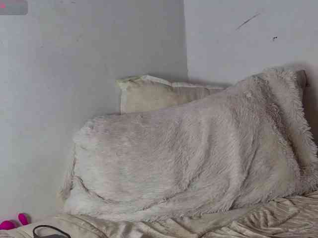 roxanahills_ webcam