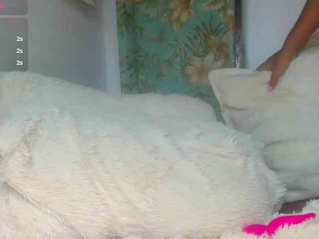 roxanahills Live Webcam on BongaCams