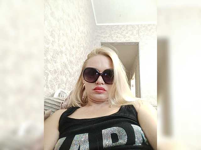 ElenCarr live cam on BongaCams