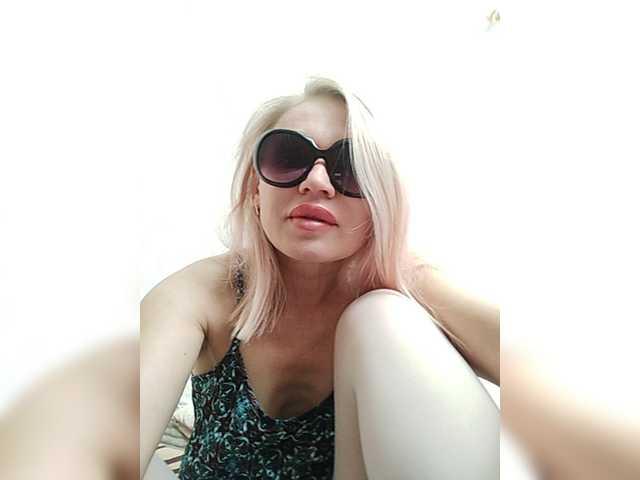 ElenCarr live cam on BongaCams