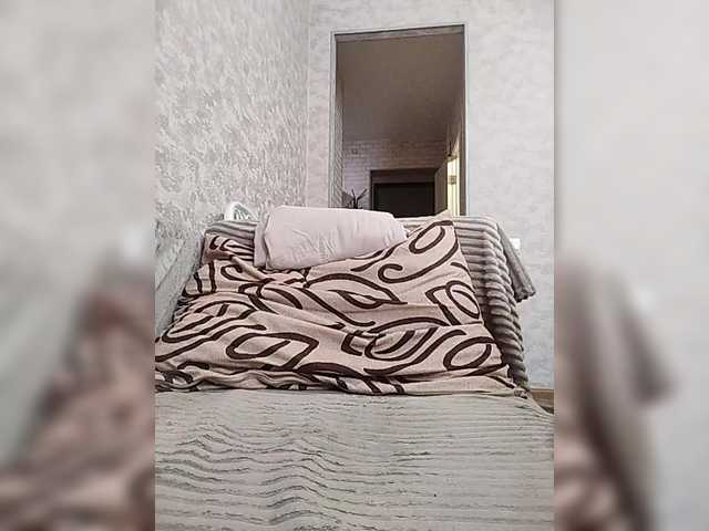 ElenCarr's BongaCams show and profile