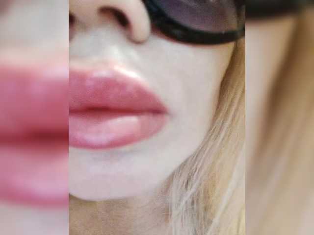 ElenCarr live cam on BongaCams