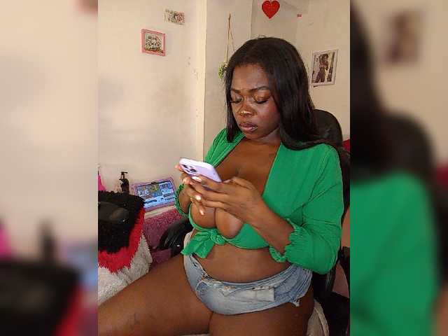 brytany05 live cam on BongaCams