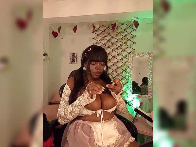 brytany05, en directo ahora en BongaCams