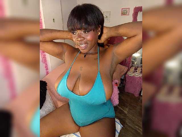 brytany05 live cam on BongaCams