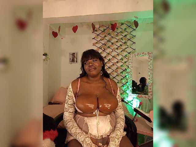 brytany05, en directo ahora en BongaCams