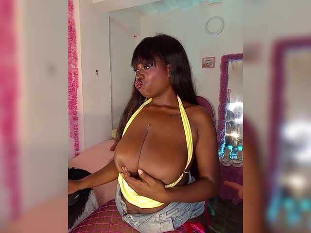 brytany05 live cam on BongaCams