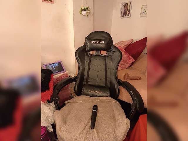 brytany05, en vivo ahora en BongaCams
